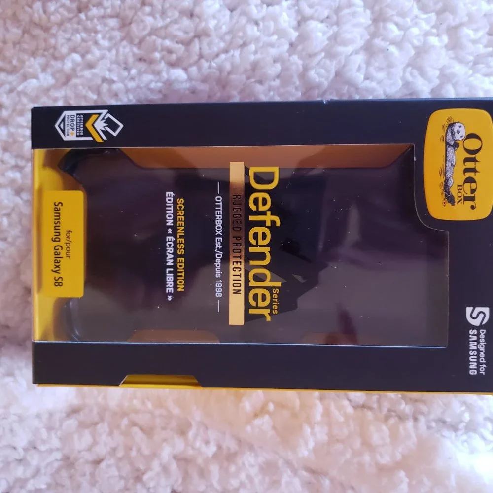 - Defender otterbox clips/S8 and S9+